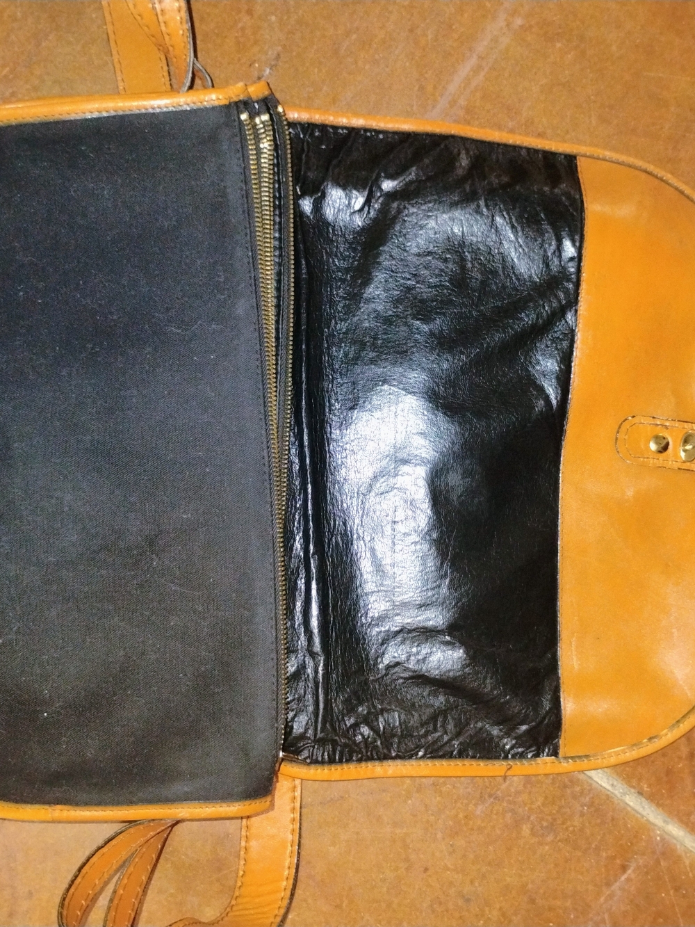 Black and Tan Crossbody Bag - Picture 2 of 2